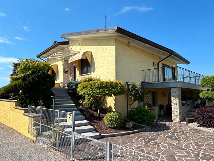 Casa con 9 locali in vendita in Via Savorgnan, Talmassons