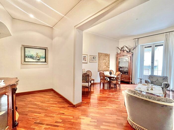 Appartamento con 6 locali in vendita in Via Dottor Consoli Catania, Catania