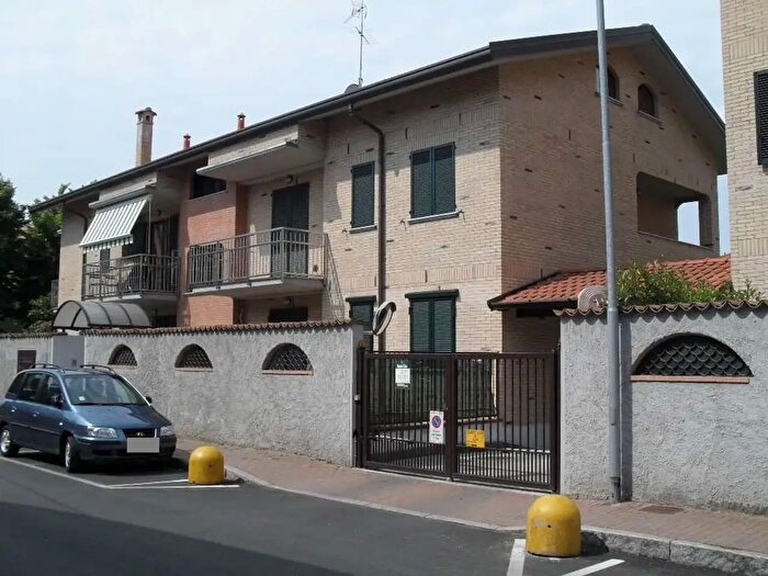 Appartamento bilocale in affitto in Via Mazzini, Carugate