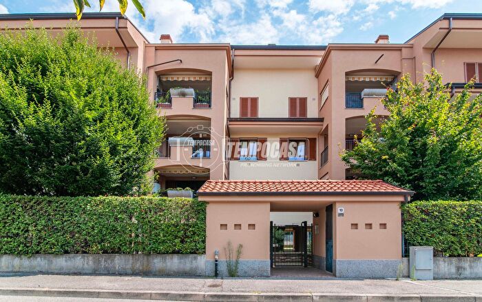 Appartamento trilocale in vendita in Via dei Glicini, Paderno Dugnano