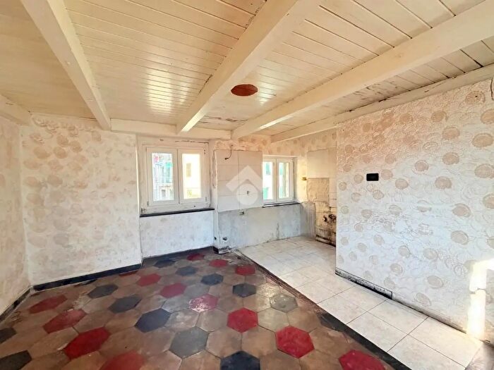 Appartamento quadrilocale in vendita in Via Umberto Bertolotti, Genova