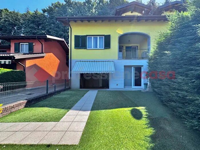 Casa con 5 locali in vendita in Via I Maggio, Castelletto Sopra Ticino