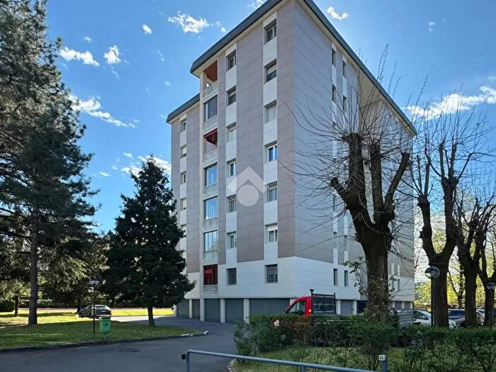 Appartamento trilocale in vendita in Via Giacomo Matteotti, Assago