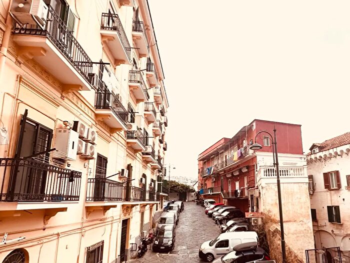 Appartamento monolocale in vendita in Rampe Sant'Antonio a Posillipo, Napoli