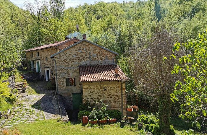 Casa con 10 locali in vendita in Località Castellina Monzuno, Monzuno