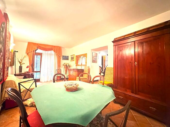 Appartamento quadrilocale in vendita in Via Valle dellOro, Tuscania