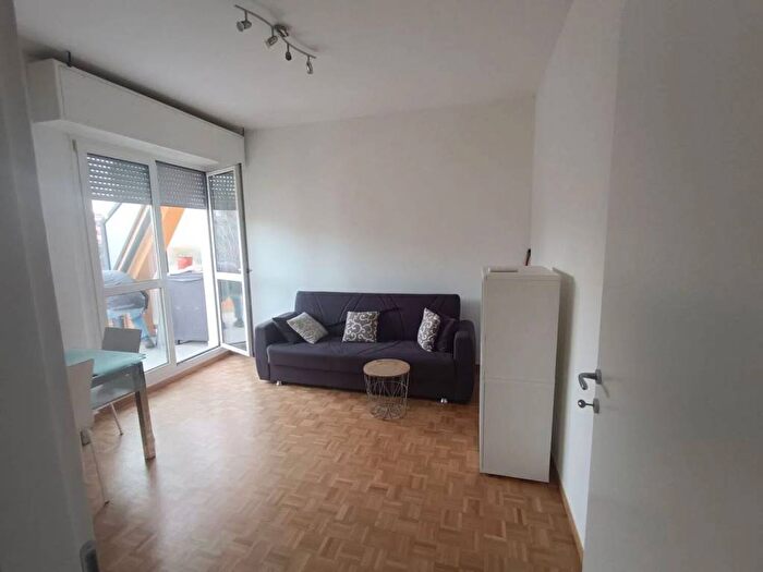 Appartamento bilocale in affitto in Via Andrea Maffei, Montenero, Milano