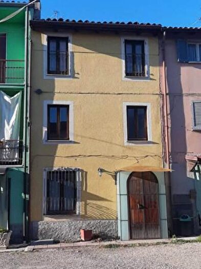 Casa quadrilocale in vendita in Via Edmondo De Amicis, Portalbera