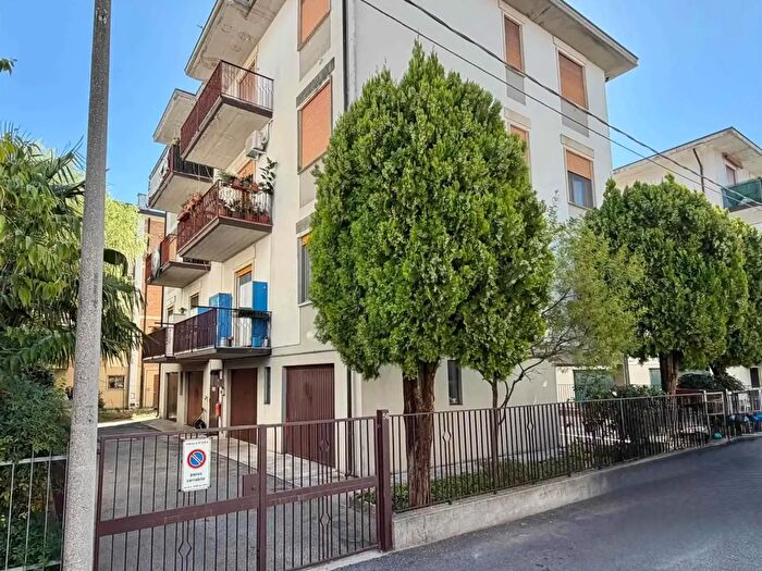 Appartamento con 6 locali in vendita in Vicenza