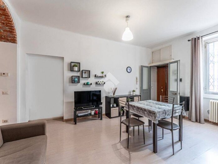 Appartamento bilocale in affitto in Via Carlo Imbonati, Dergano, Milano