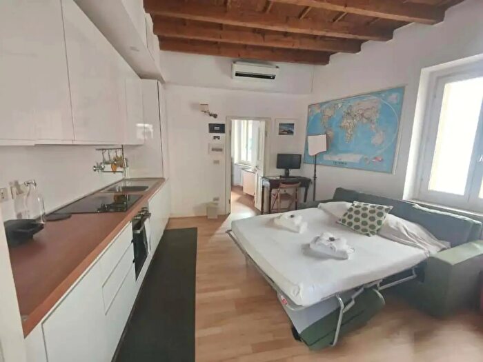 Appartamento monolocale in affitto in Alzaia Naviglio Pavese, Milano