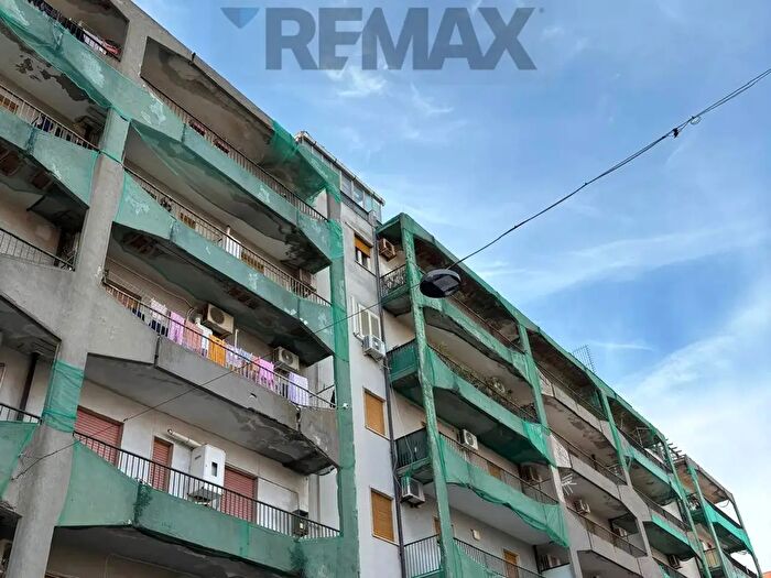 Appartamento con 6 locali in vendita in Via Sicilia, Siracusa
