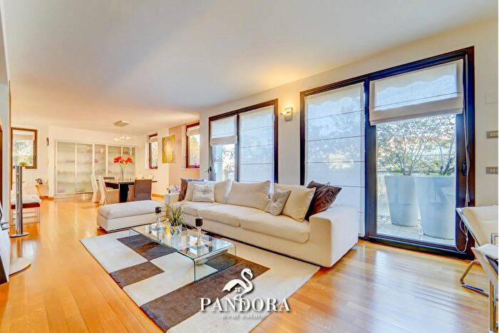 Appartamento con 8 locali in vendita in Via Primo Levi, Cardano Al Campo