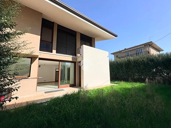 Casa con 7 locali in vendita in Via Ippolito Pindemonte, San Martino Buon Albergo