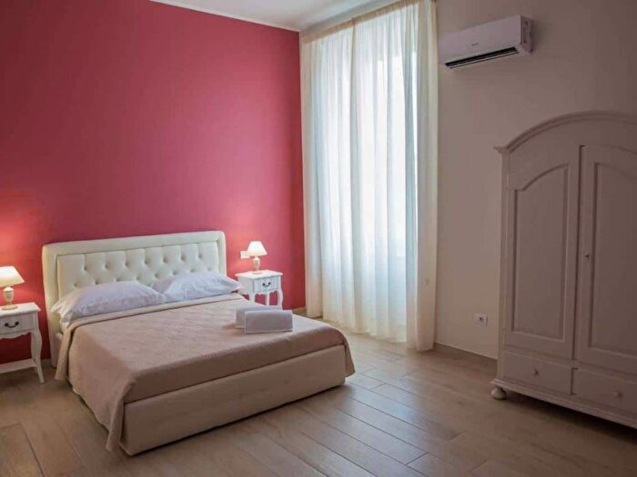 Appartamento quadrilocale in affitto in Via Sacra, Centro, Pompei