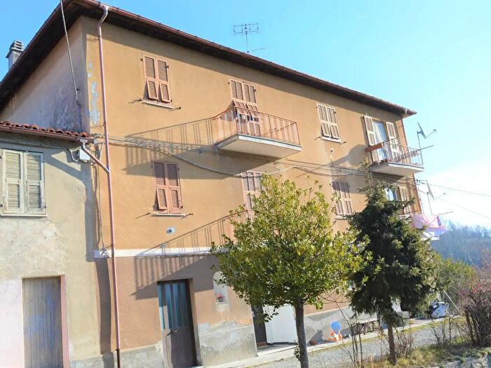 Casa con 20 locali in vendita in Via Roma, Cosseria