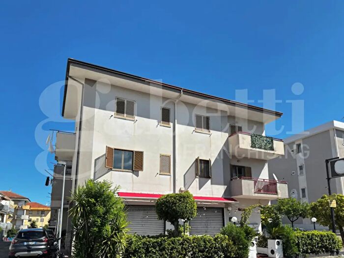 Appartamento con 5 locali in vendita in Via Domenico Strafaci, CoriglianoRossano
