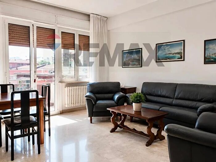 Appartamento con 5 locali in vendita in Via Conca, Ancona