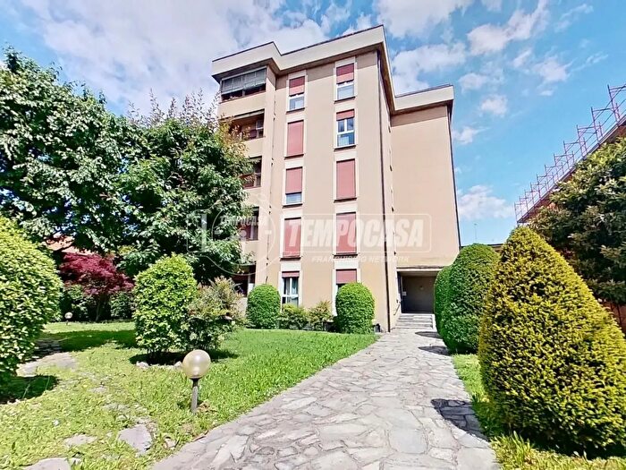 Appartamento trilocale in vendita in Via Adda, Brugherio