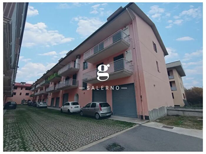 Casa bilocale in vendita in Via Giuseppe Ungaretti, Montecorvino Pugliano