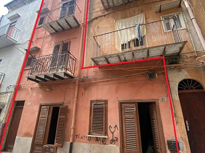 Appartamento con 6 locali in vendita in Via Oliveri, Centro, Carini