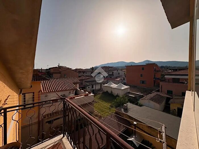 Appartamento trilocale in vendita in Via Riccardello Annibaldi, Lariano