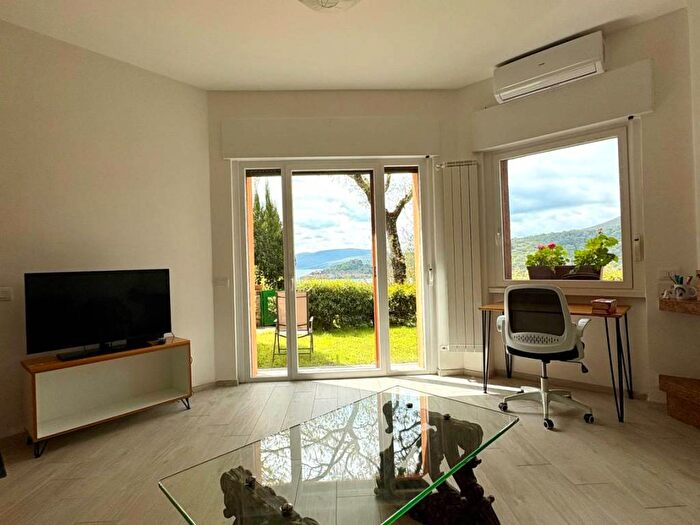 Casa trilocale in affitto in Via Poggio delle Ginestre, Poggio Delle Ginestre, Trevignano Romano