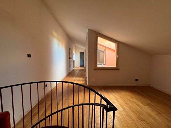 Appartamento con 6 locali in vendita in Via Cesiolo, Verona