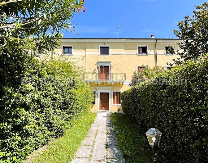 Appartamento quadrilocale in vendita in Via Giovanni Battista Quadri, Vicenza