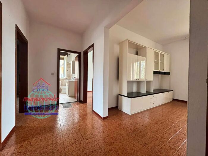 Appartamento quadrilocale in vendita in Via Canaletto, Cento