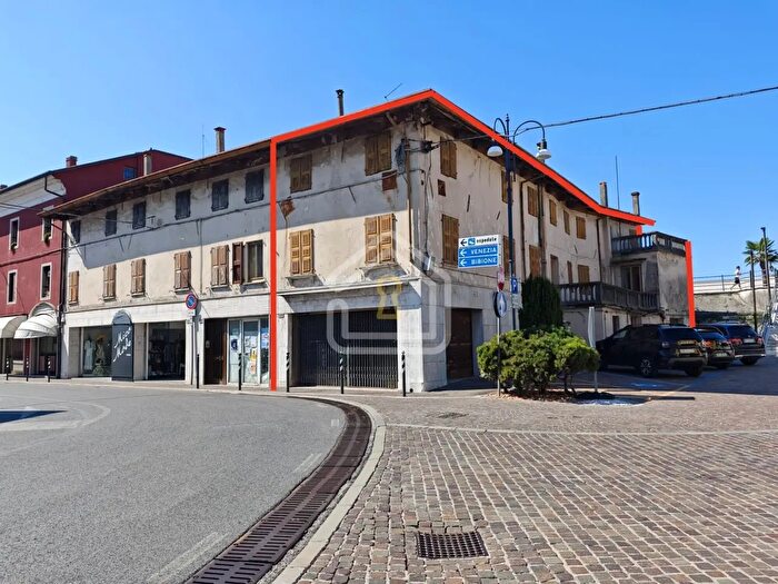 Casa con 7 locali in vendita in Piazza Duomo, Latisana