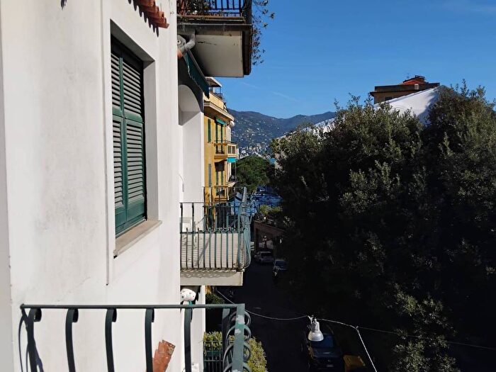 Appartamento trilocale in affitto in Via Isabella Costa, Centro, Santa Margherita Ligure