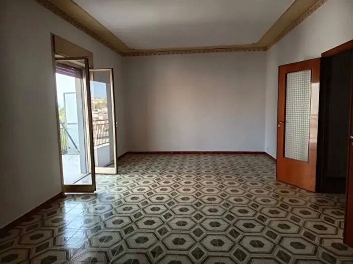 Appartamento con 5 locali in vendita in Viale Riccardo da Lentini, Lentini