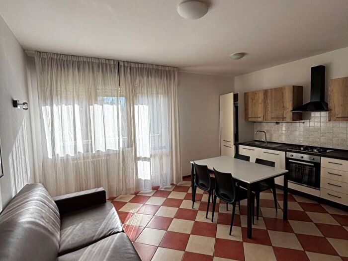 Appartamento trilocale in affitto in Via Puglie, Centro, Legnago