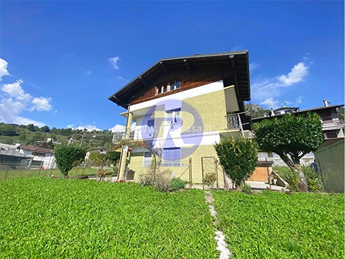 Casa con 5 locali in vendita in San Pellegrino Terme