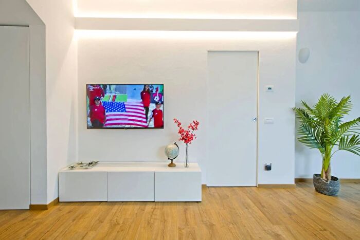 Casa trilocale in vendita in Via Zezio, Como