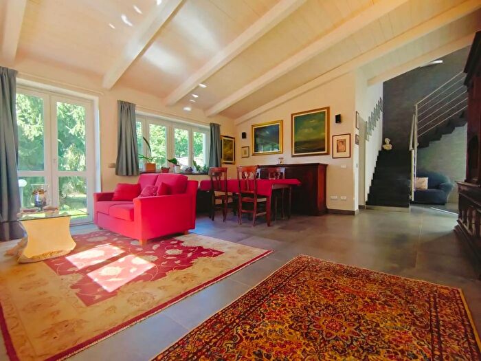 Casa con 9 locali in vendita in Via Tevere Trana, Trana