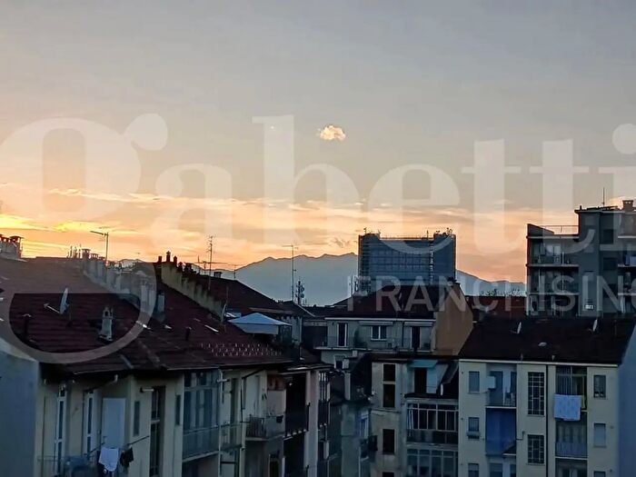 Appartamento trilocale in vendita in Via Trinità, Torino