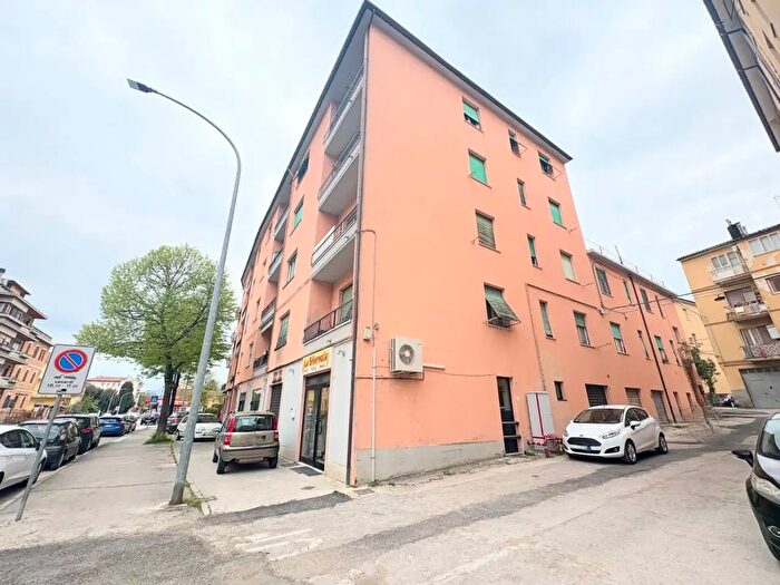 Appartamento con 8 locali in vendita in Via XIII Luglio a, Fabriano