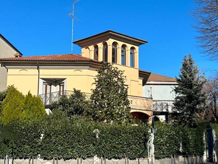 Case in Vendita e in Affitto - 2