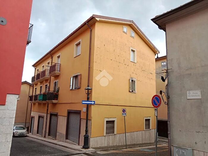 Casa bilocale in vendita in Via Accomando, Manocalzati