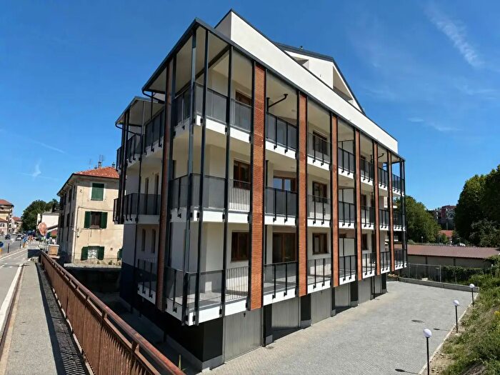 Appartamento quadrilocale in vendita in Stradale Fenestrelle, Pinerolo