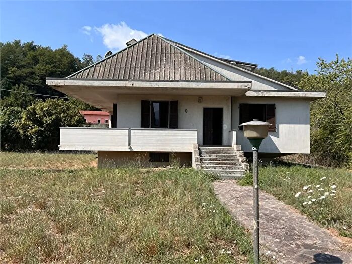 Casa con 7 locali in vendita in Località Teglia, Pontremoli