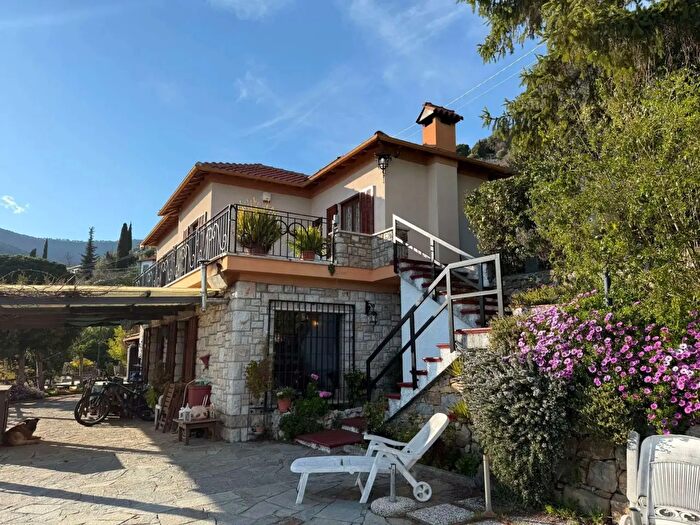 Casa con 9 locali in vendita in Strada Senatore Ernesto Marsaglia, Sanremo