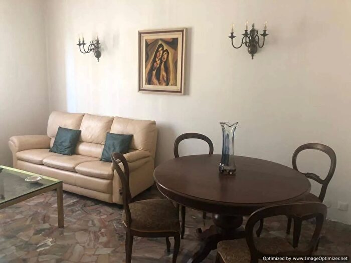 Appartamento con 5 locali in vendita in Via Giandomenico Romagnosi Firenze, Firenze