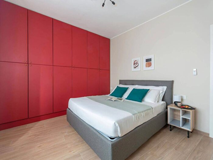 Appartamento trilocale in affitto in Via Lodovico Muratori, Porta Romana Medaglie dOro, Milano