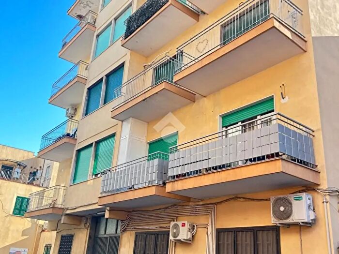 Appartamento trilocale in vendita in Via Immacolata Concezione, Napoli