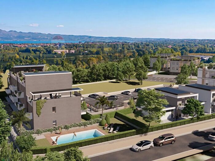 Appartamento quadrilocale in vendita in Via Eugenio Montale Snc, Desenzano Del Garda