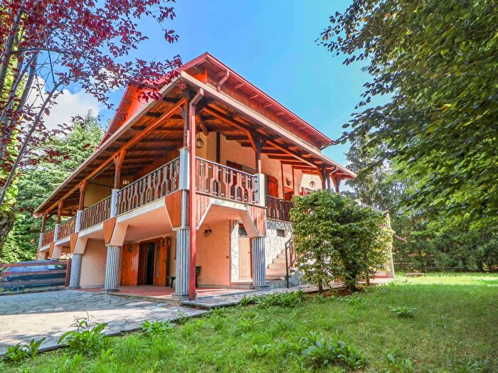 Casa quadrilocale in vendita in Villaggio del Sole, Castione Della Presolana