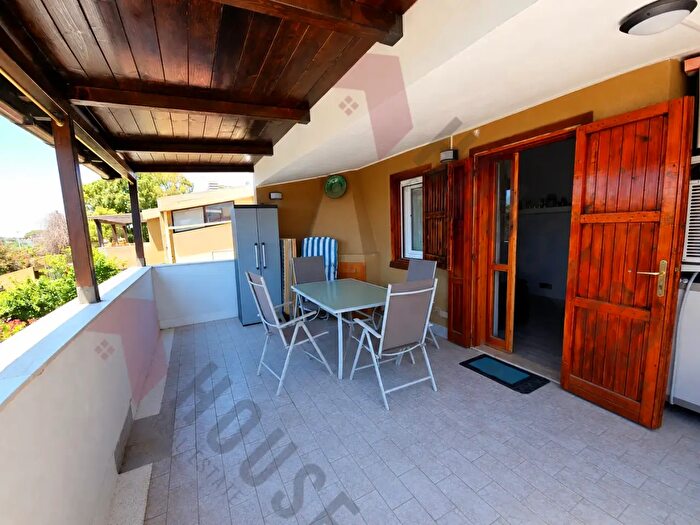 Casa trilocale in vendita in Via Egadi Snc, Quartu SantElena
